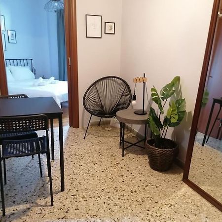 Minimal Studio Varnava Square - Kallimarmaro Area Athens Ngoại thất bức ảnh